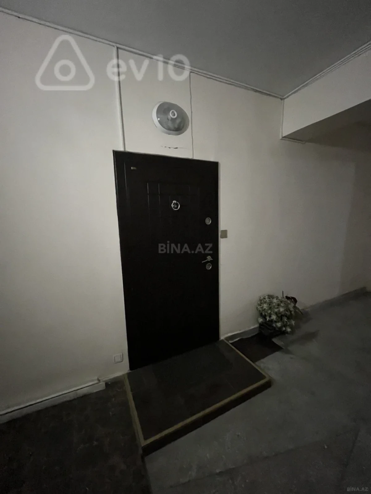 Satılır 3 otaqlı yeni tikili 90 m²