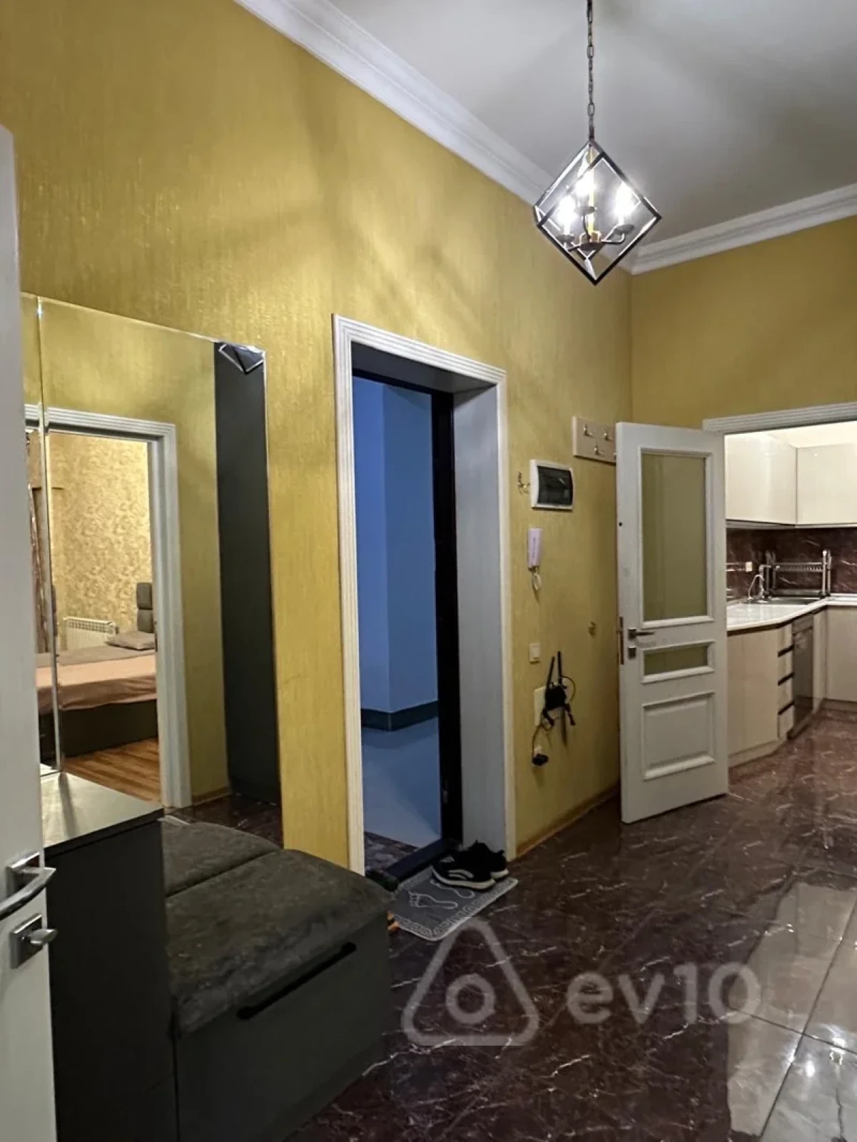 Kirayə verilir 2 otaqlı yeni tikili 98 m²