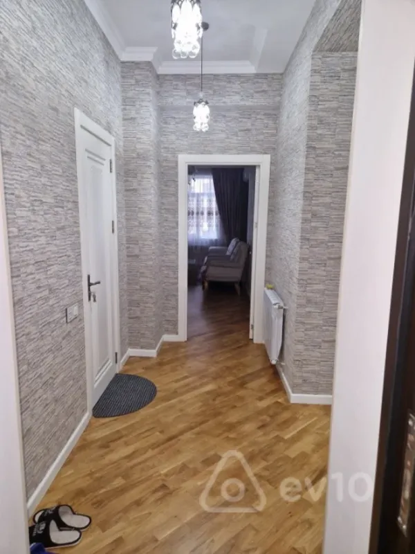 Kirayə verilir 2 otaqlı yeni tikili 70 m²