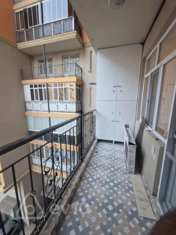 Kirayə verilir 2 otaqlı yeni tikili 70 m²