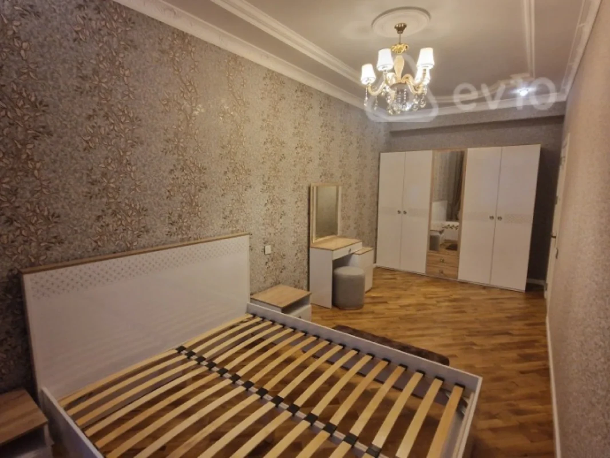 Kirayə verilir 2 otaqlı yeni tikili 70 m²