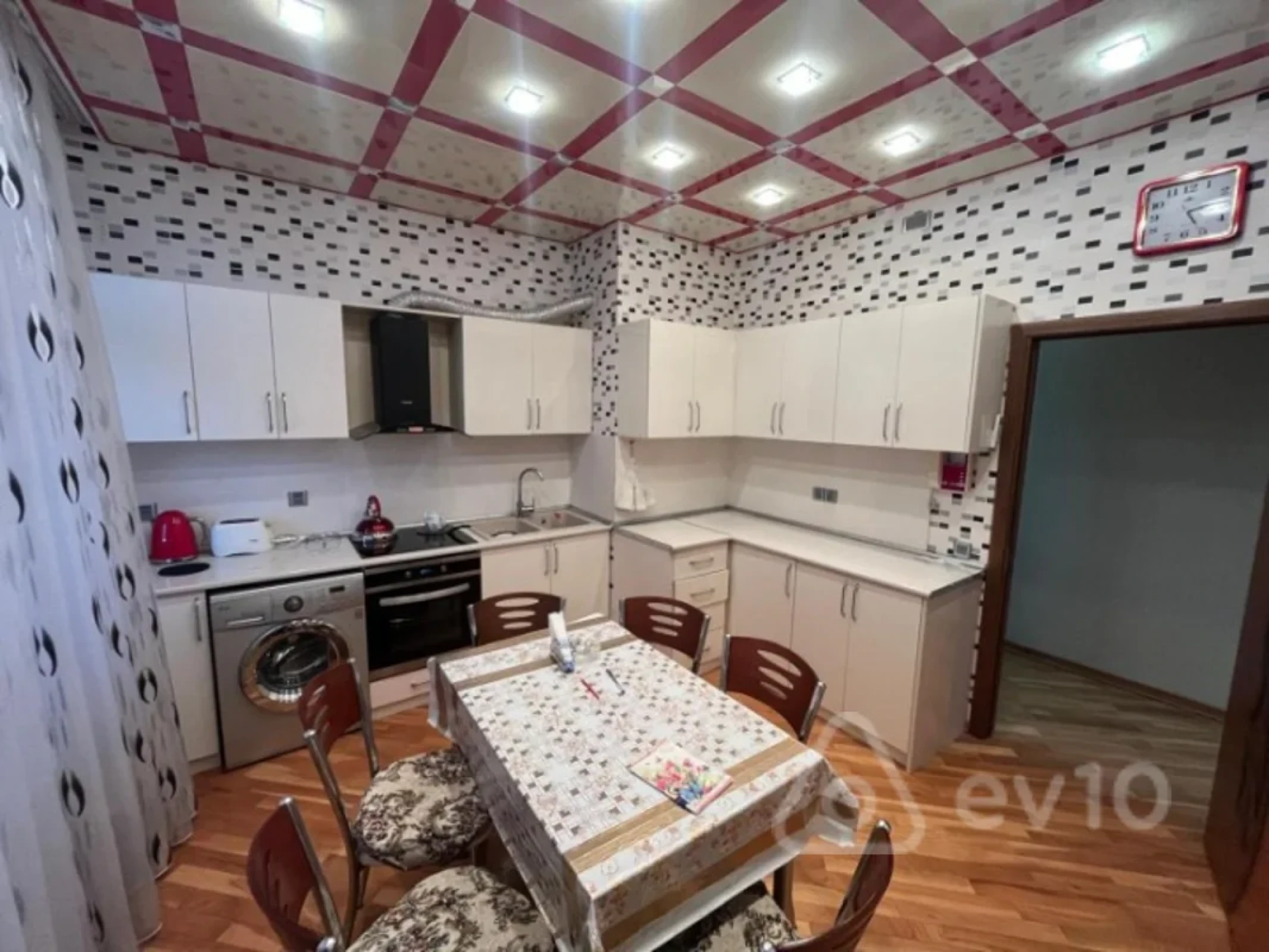 Kirayə verilir 2 otaqlı yeni tikili 85 m²