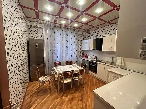 Kirayə verilir 2 otaqlı yeni tikili 85 m²