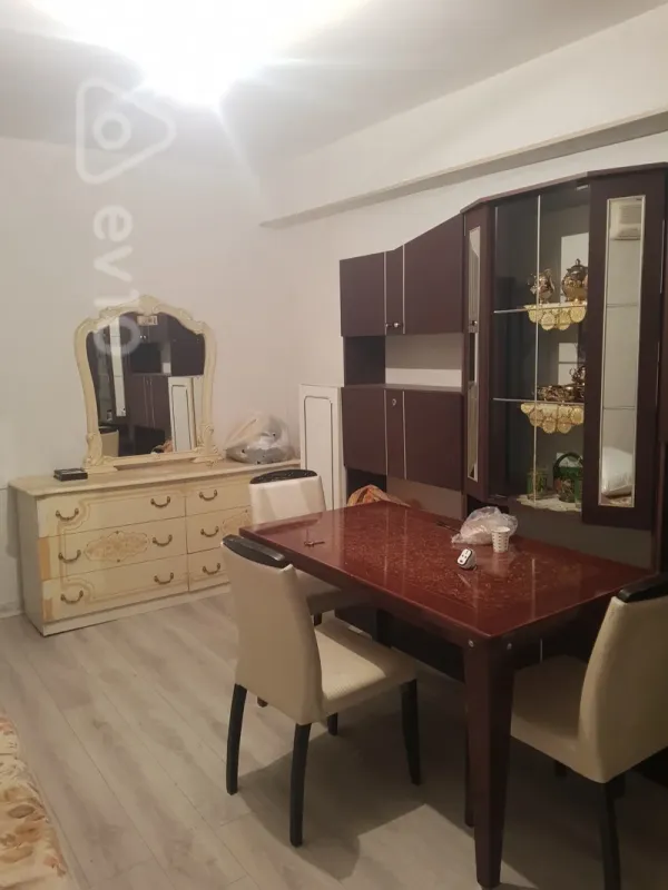 Kirayə verilir 2 otaqlı yeni tikili 50 m²