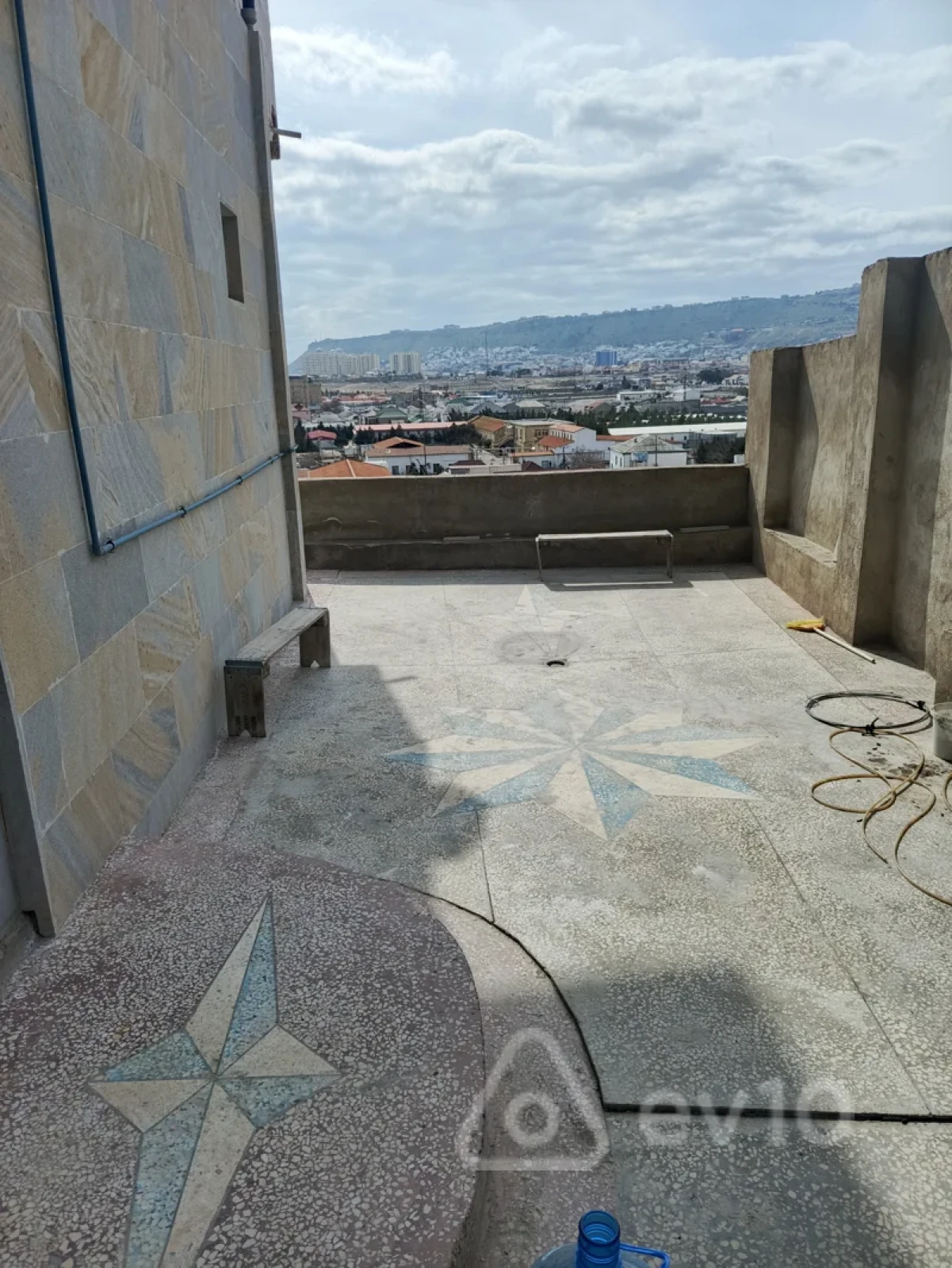 Kirayə verilir 4 otaqlı həyət evi 80 m²