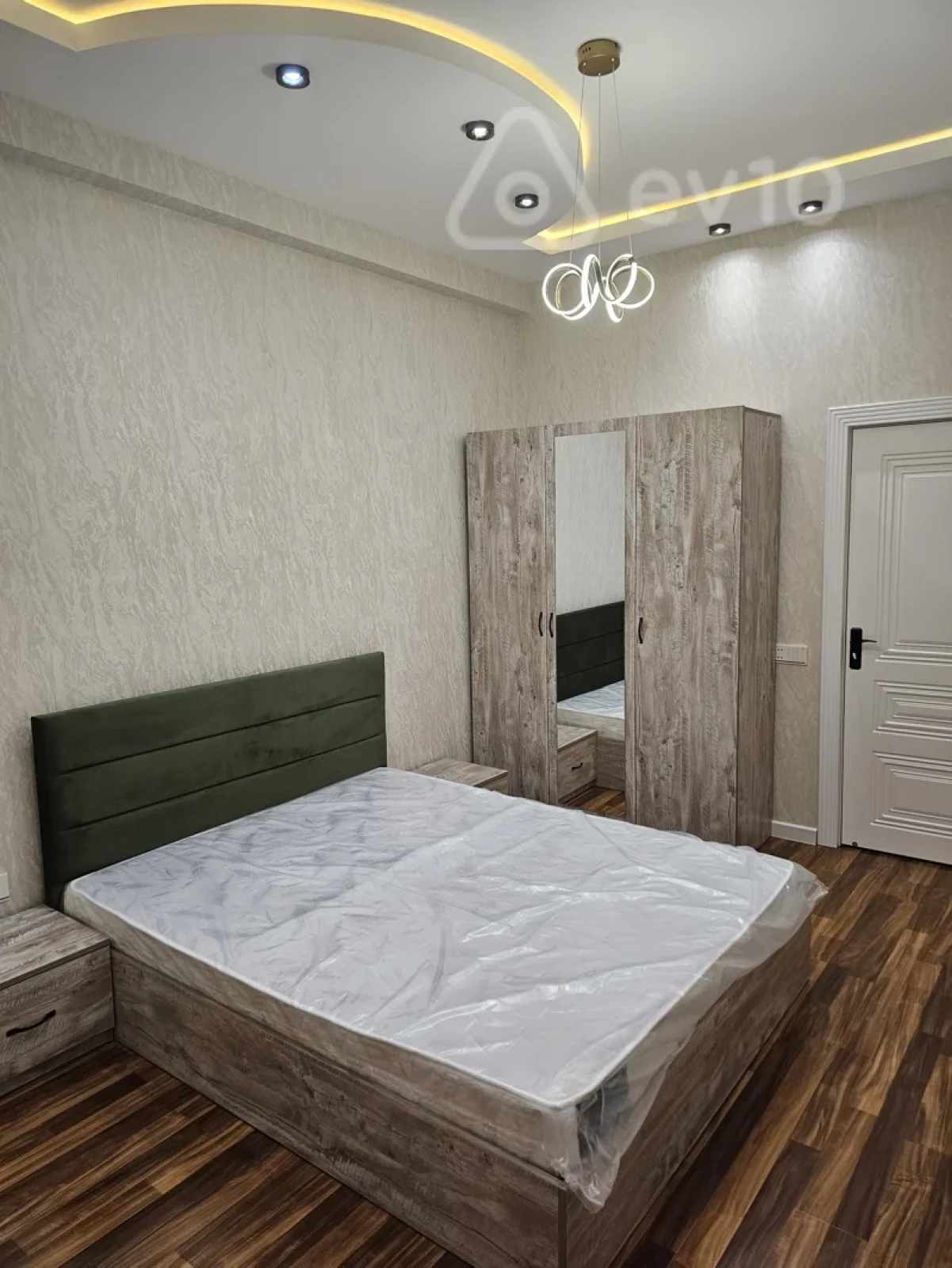 Satılır 2 otaqlı yeni tikili 68 m²