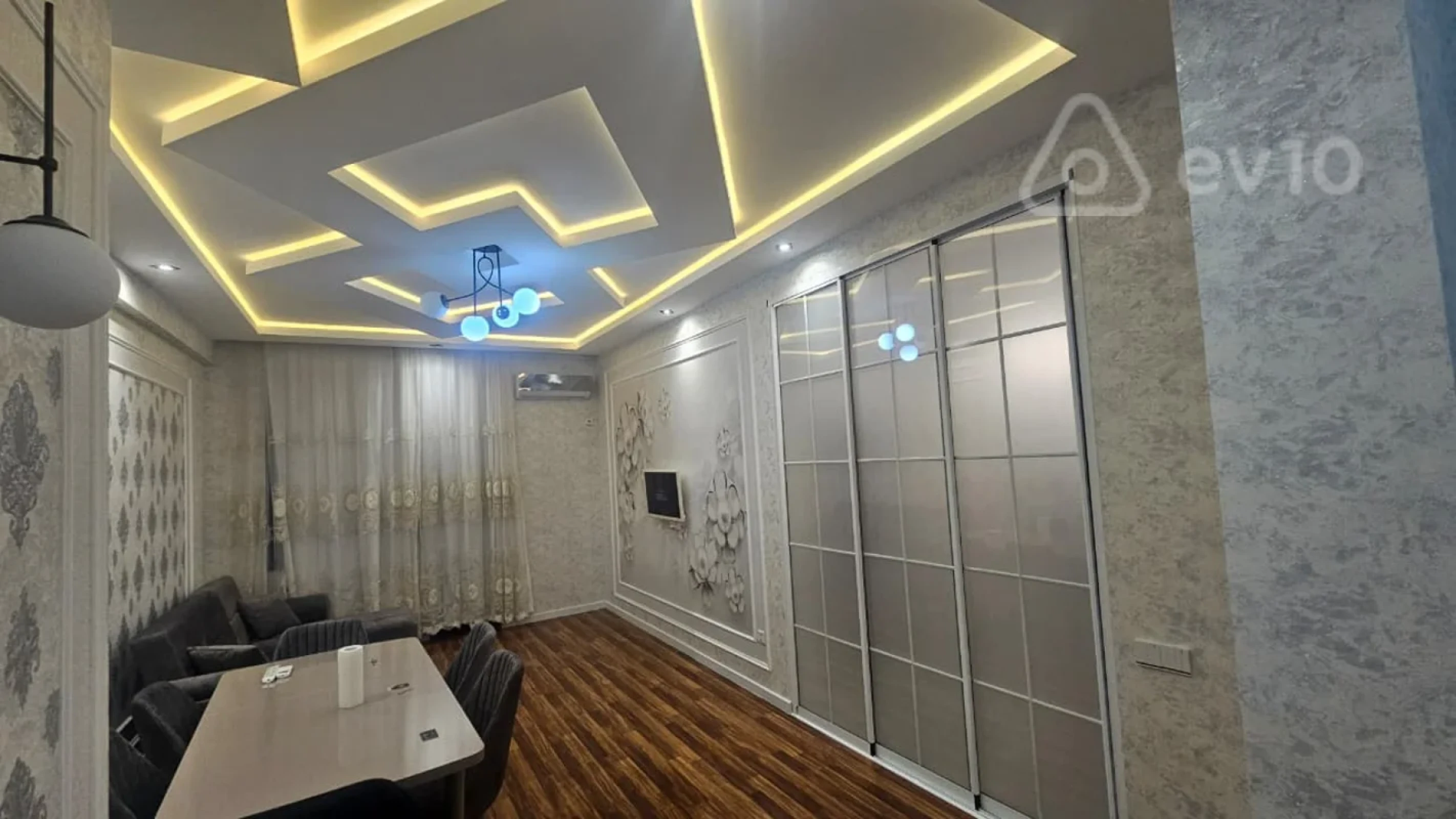 Satılır 2 otaqlı yeni tikili 68 m²