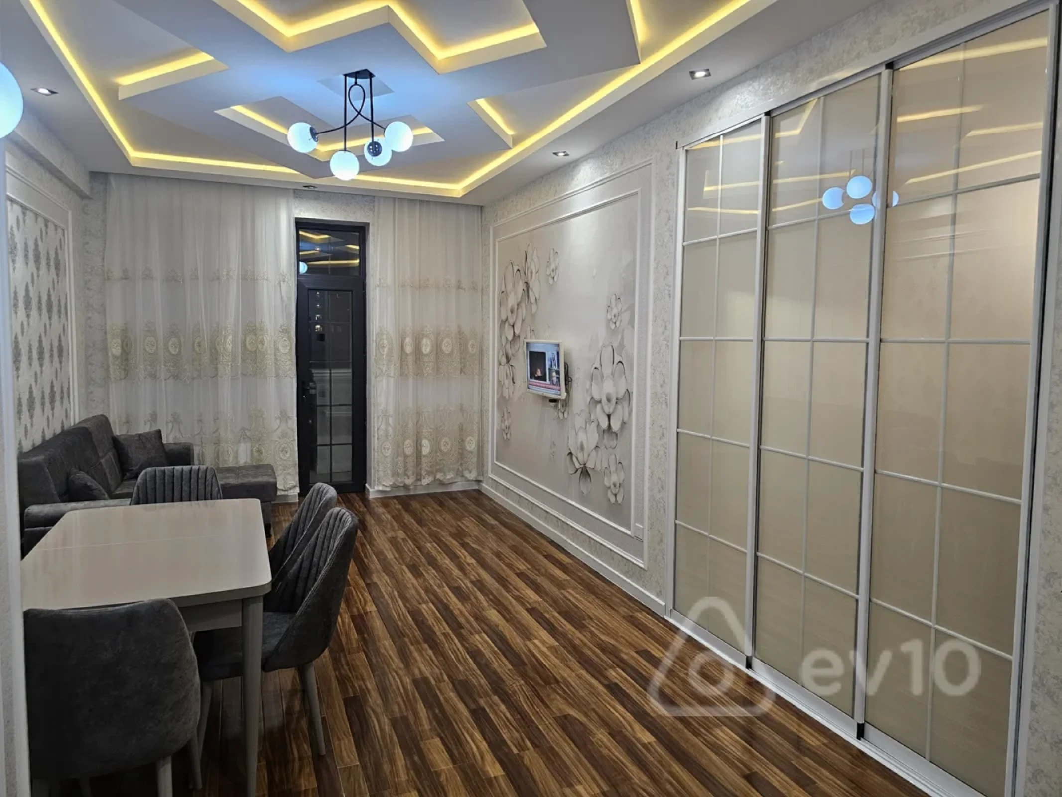 Satılır 2 otaqlı yeni tikili 68 m²
