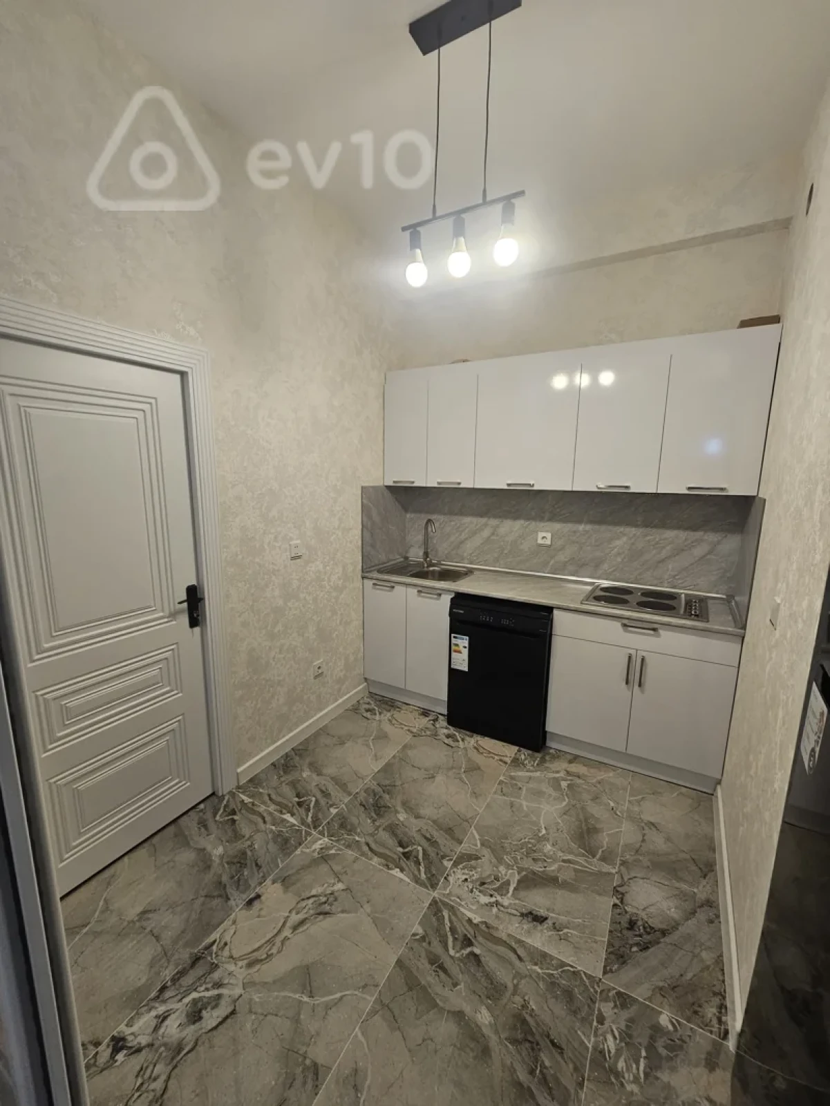 Satılır 2 otaqlı yeni tikili 68 m²