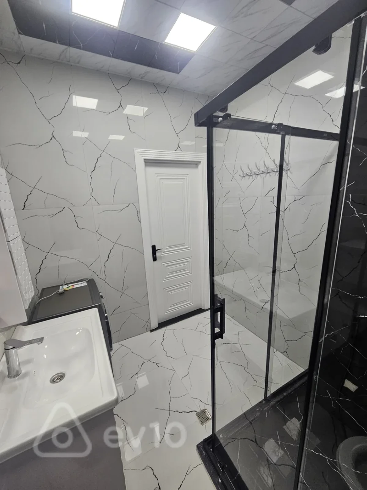 Satılır 2 otaqlı yeni tikili 68 m²
