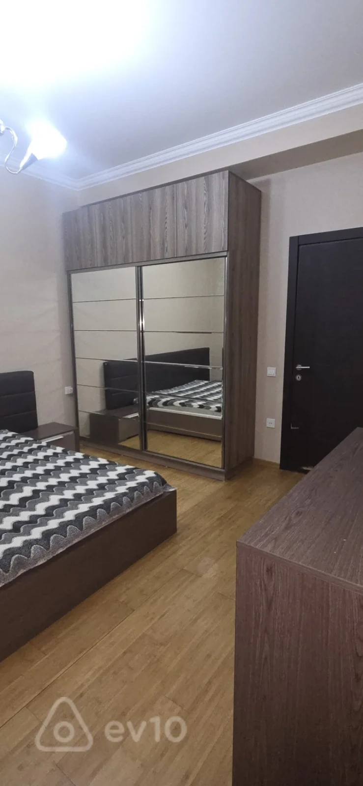 Kirayə verilir 2 otaqlı yeni tikili 70 m²