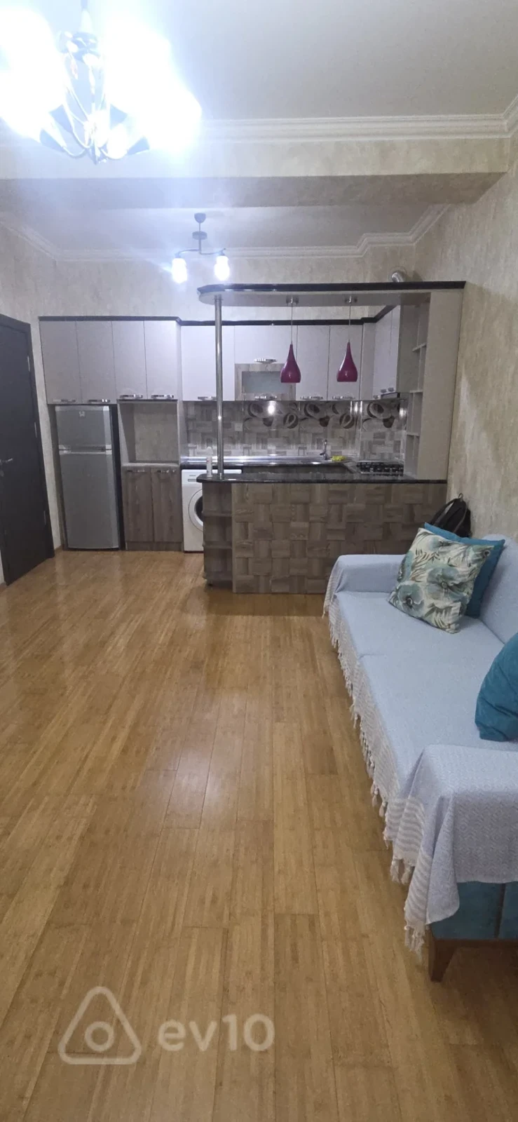 Kirayə verilir 2 otaqlı yeni tikili 70 m²