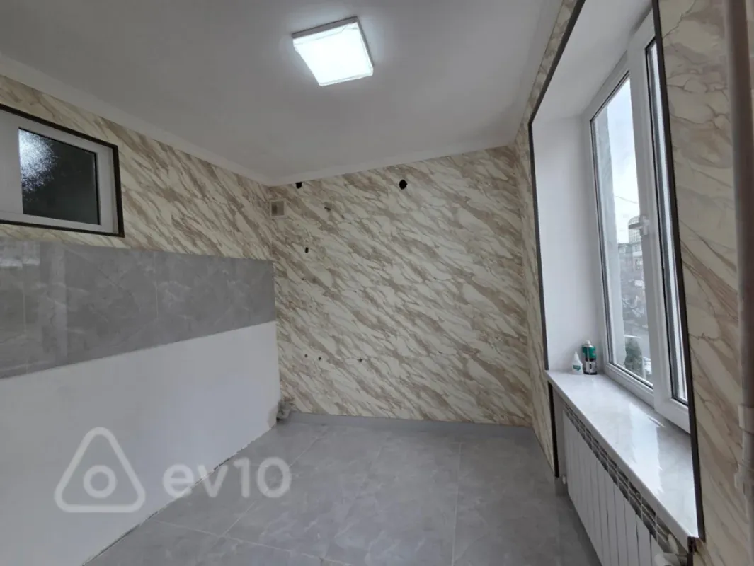 Satılır 3 otaqlı köhnə tikili 65 m²