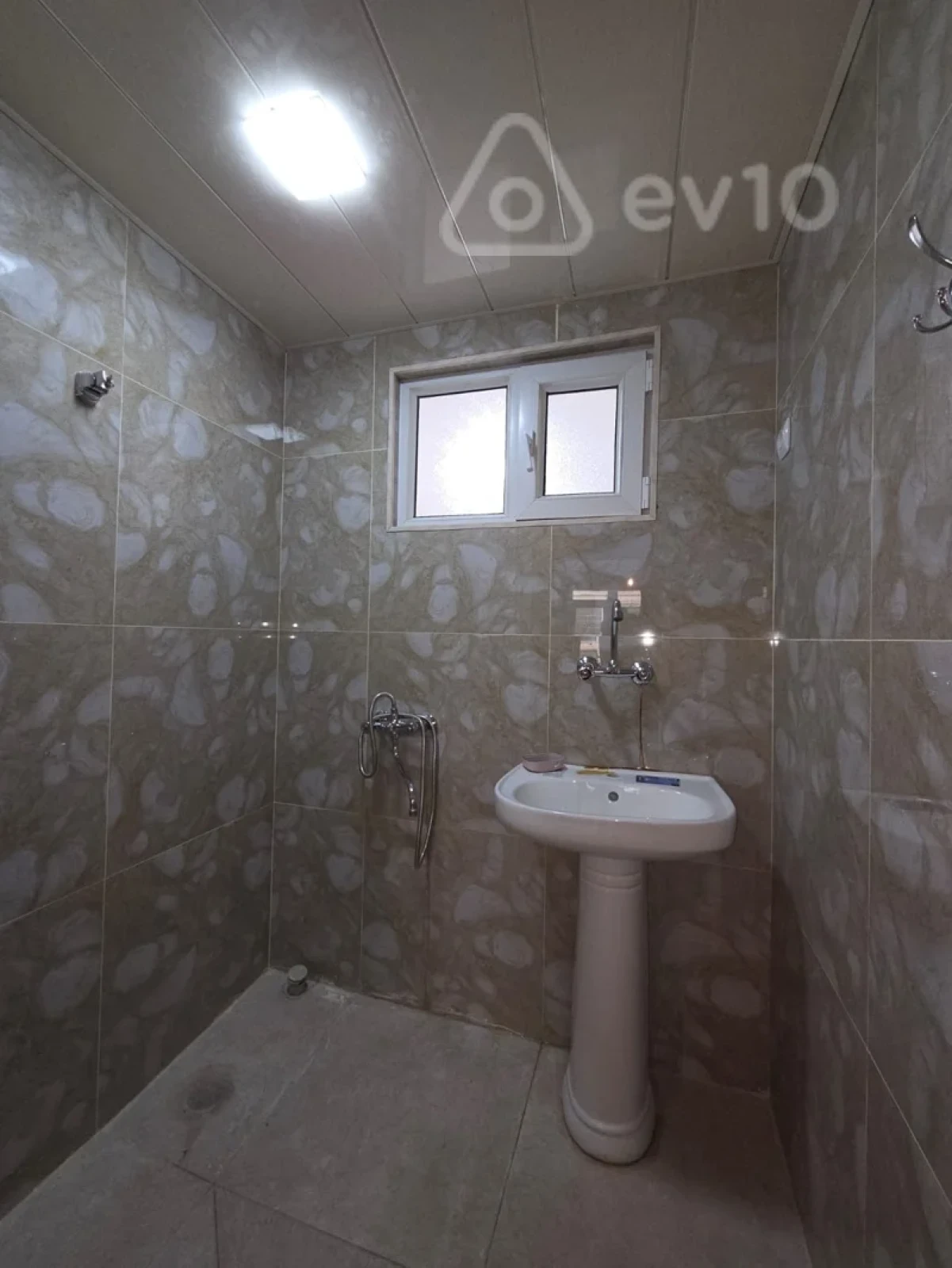 Satılır 3 otaqlı köhnə tikili 65 m²