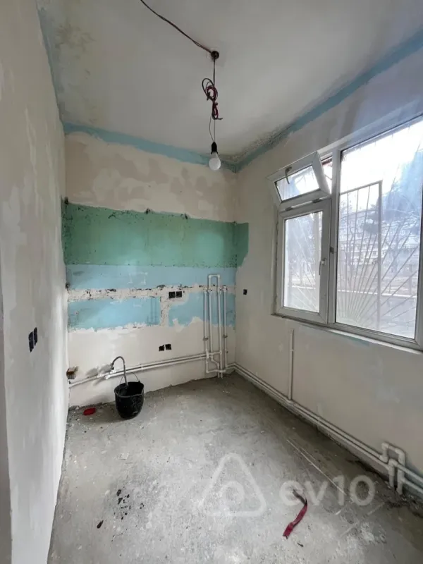 Satılır 1 otaqlı köhnə tikili 30 m²