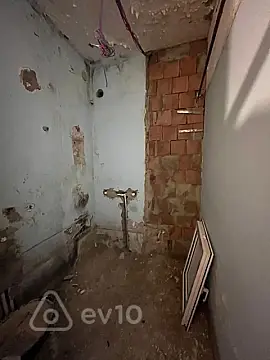 Satılır 1 otaqlı köhnə tikili 30 m²