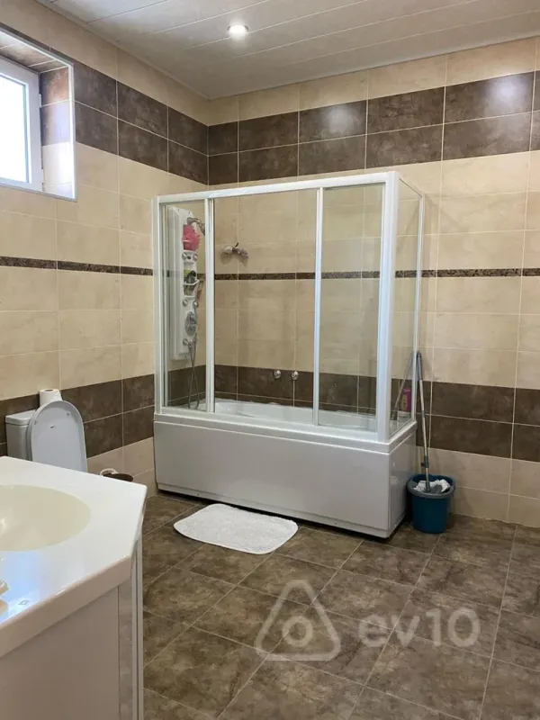Kirayə verilir 6 otaqlı həyət evi 350 m²