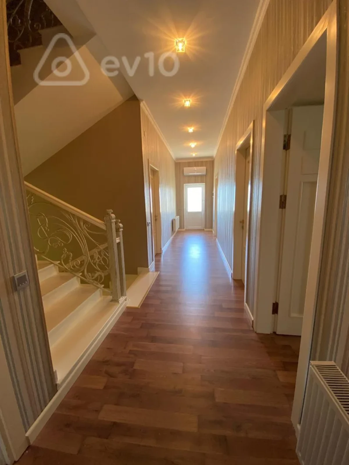 Kirayə verilir 6 otaqlı həyət evi 350 m²