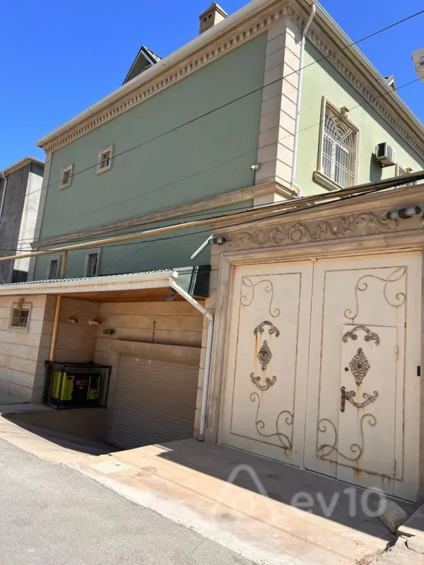 Kirayə verilir 6 otaqlı həyət evi 350 m²