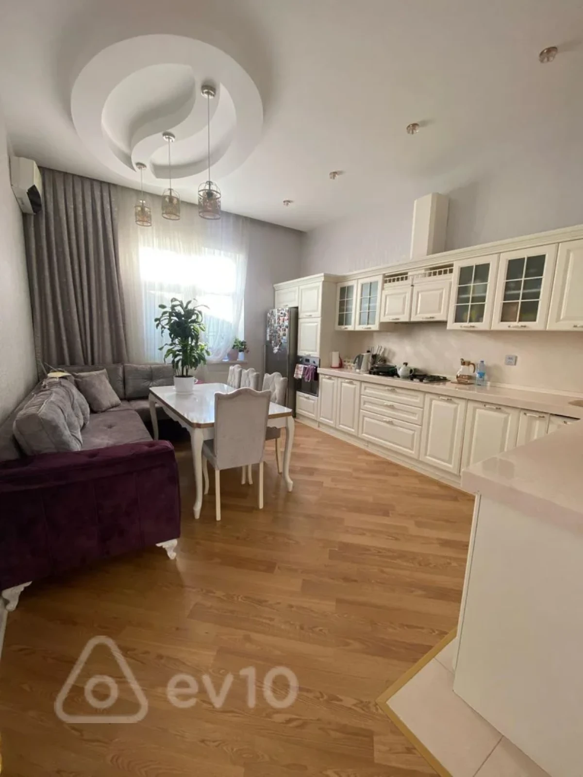 Kirayə verilir 6 otaqlı həyət evi 350 m²