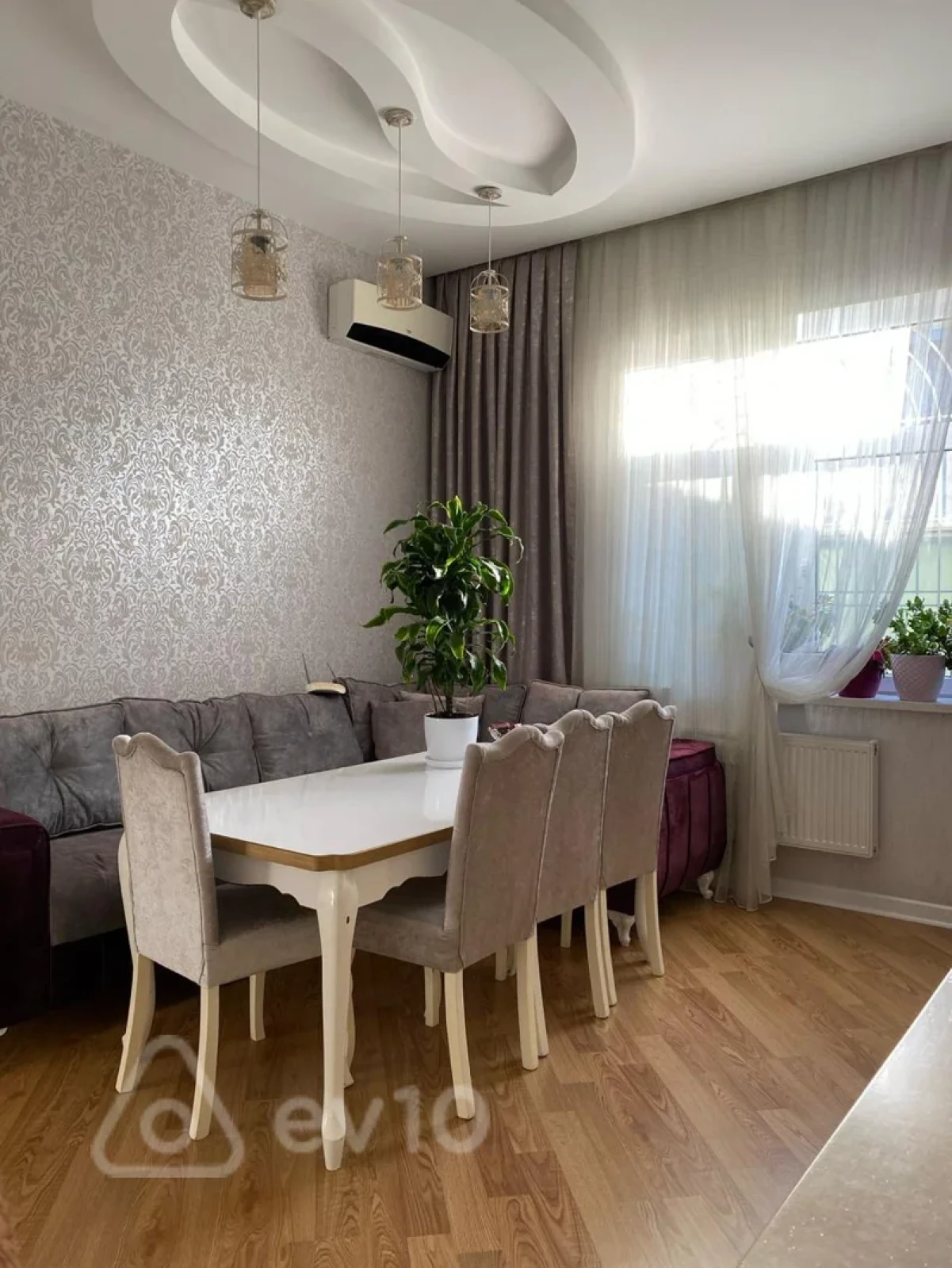 Kirayə verilir 6 otaqlı həyət evi 350 m²