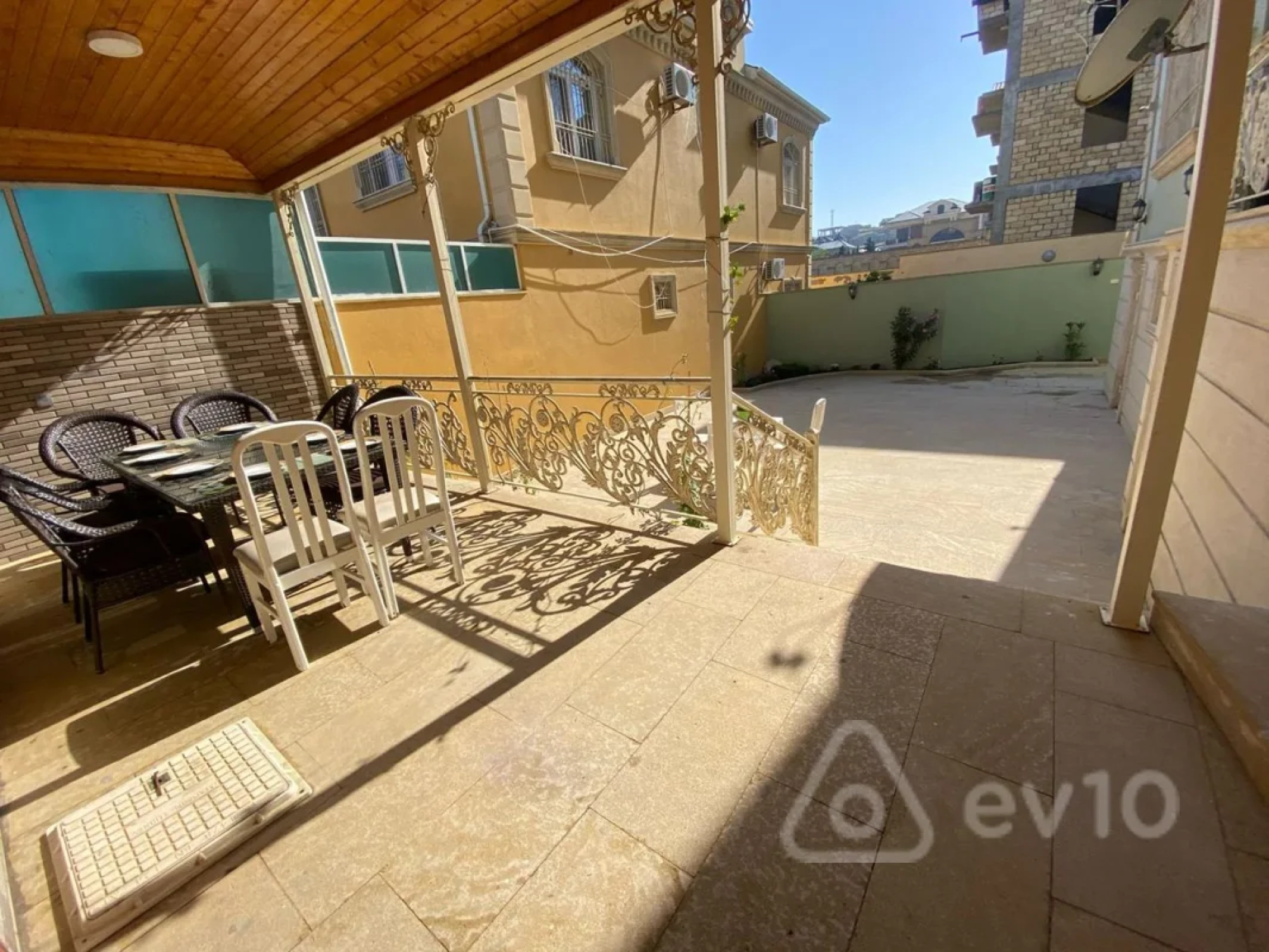Kirayə verilir 6 otaqlı həyət evi 350 m²