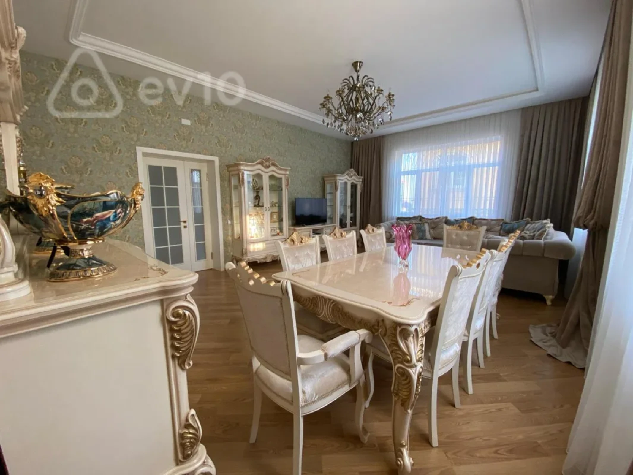 Kirayə verilir 6 otaqlı həyət evi 350 m²