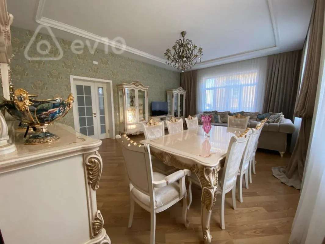Kirayə verilir 6 otaqlı həyət evi 350 m²