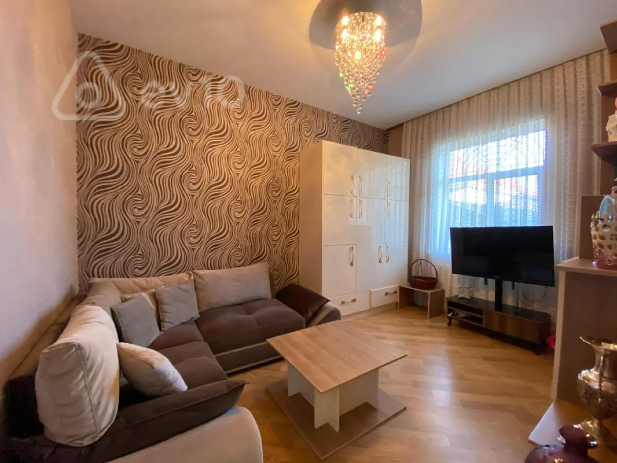 Kirayə verilir 6 otaqlı həyət evi 350 m²