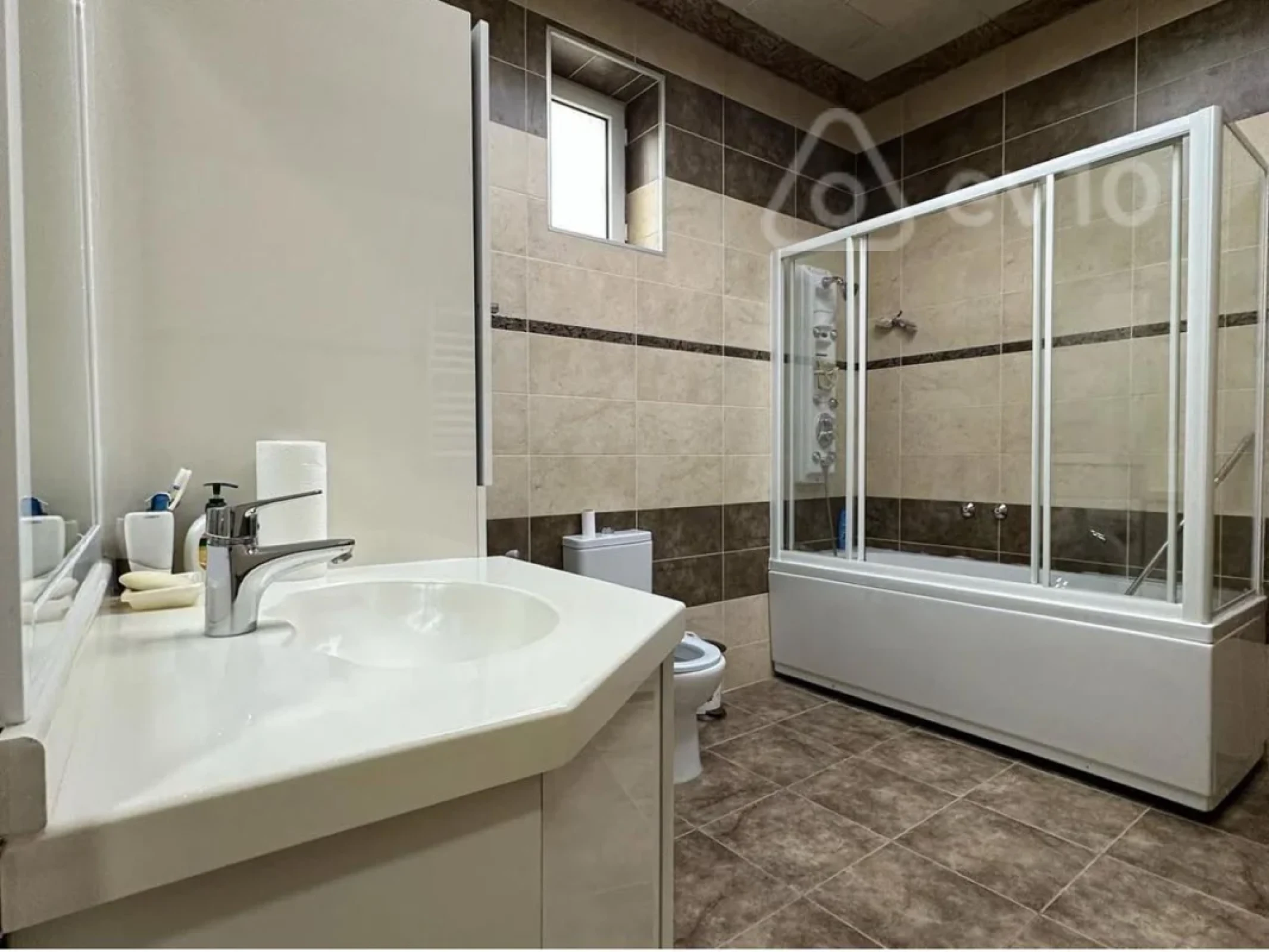 Kirayə verilir 6 otaqlı həyət evi 350 m²