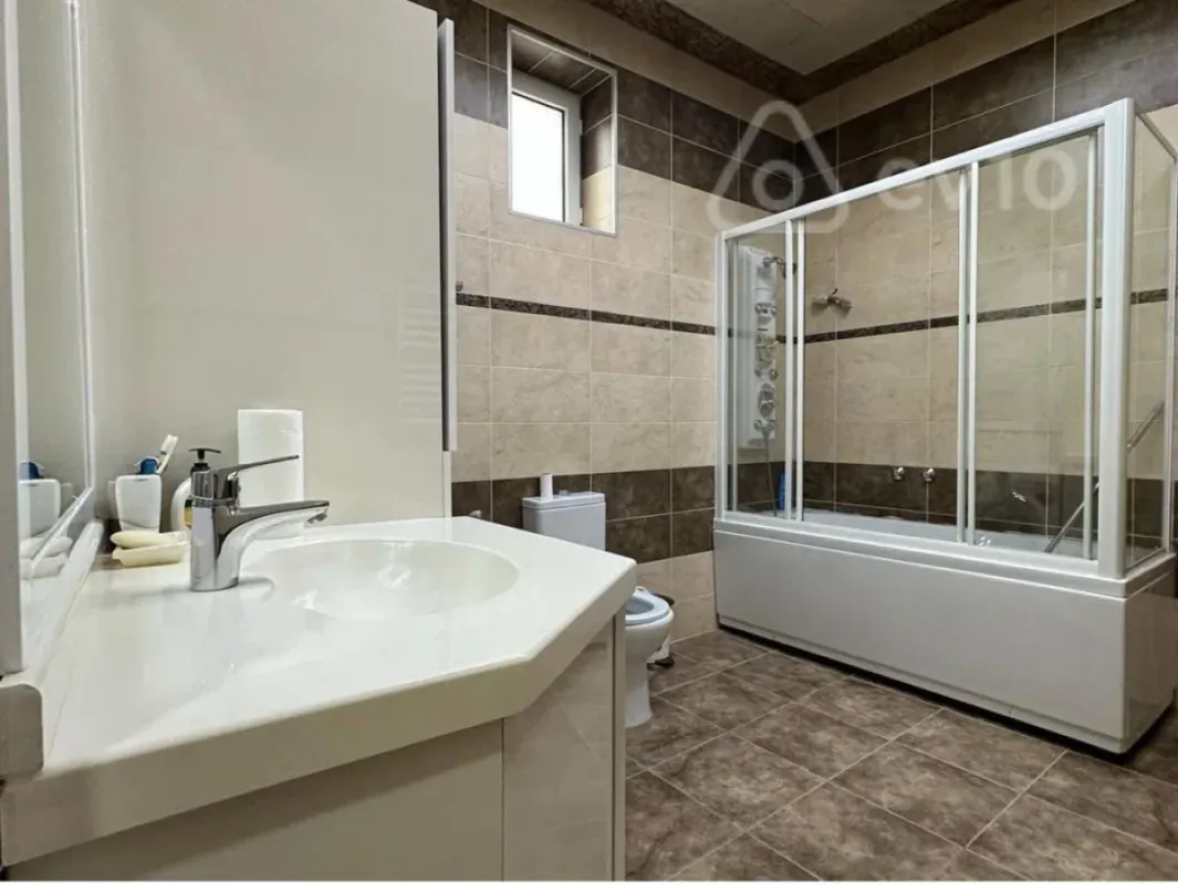 Kirayə verilir 6 otaqlı həyət evi 350 m²