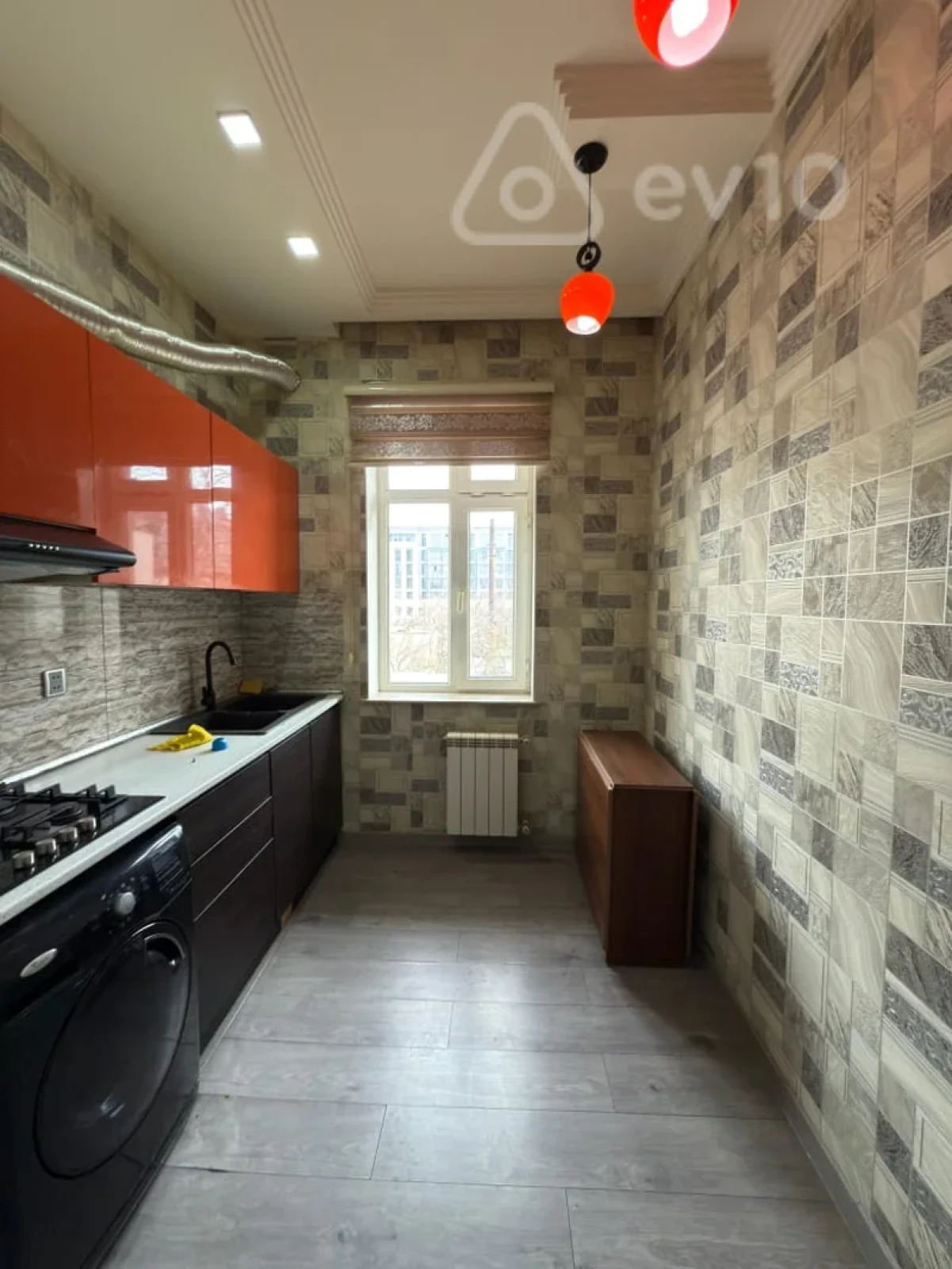 Kirayə verilir 3 otaqlı köhnə tikili 70 m²
