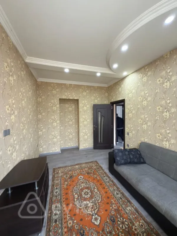 Kirayə verilir 3 otaqlı köhnə tikili 70 m²