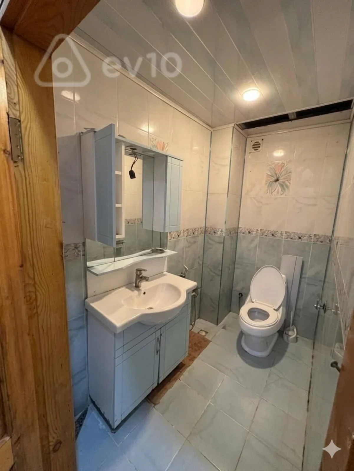 Kirayə verilir 4 otaqlı yeni tikili 100 m²