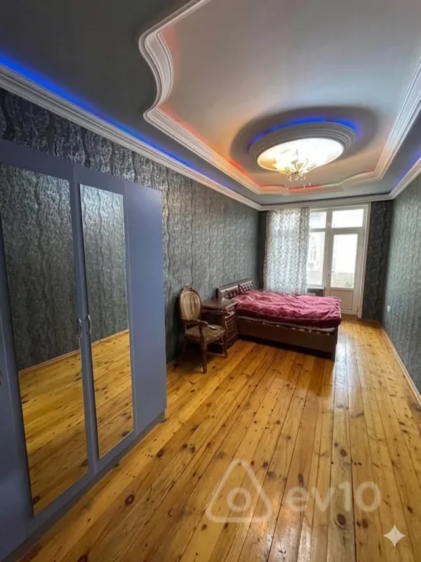 Kirayə verilir 4 otaqlı yeni tikili 100 m²