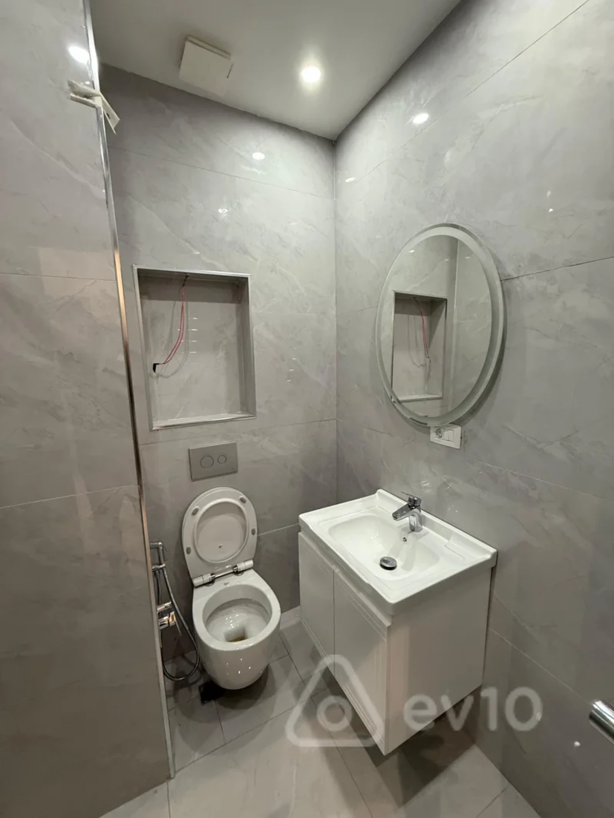 Satılır 2 otaqlı yeni tikili 92 m²