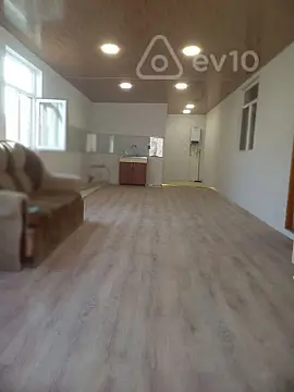 Satılır 5 otaqlı həyət evi 142 m²