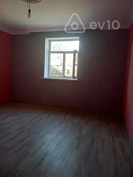 Satılır 5 otaqlı həyət evi 142 m²