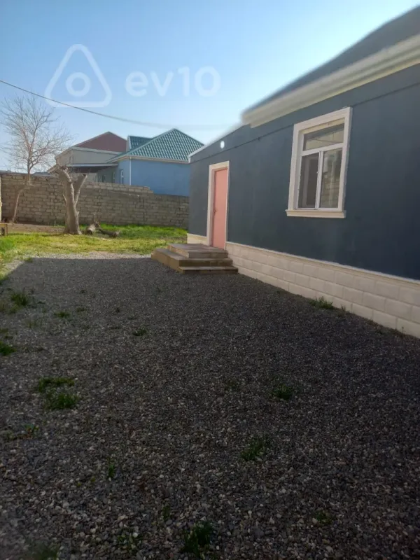 Satılır 5 otaqlı həyət evi 142 m²