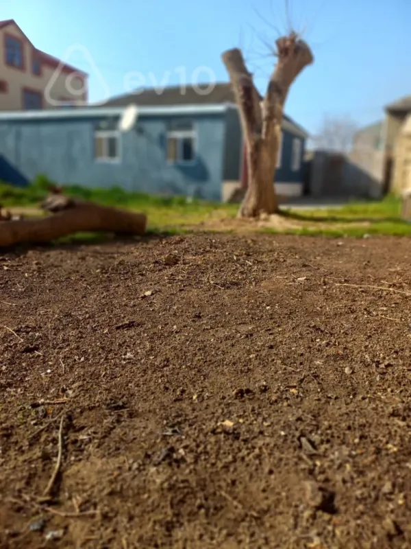 Satılır 5 otaqlı həyət evi 142 m²