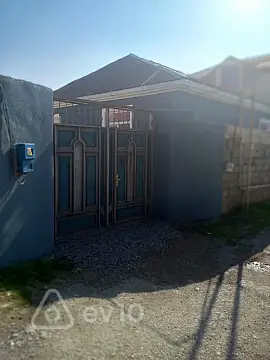 Satılır 5 otaqlı həyət evi 142 m²