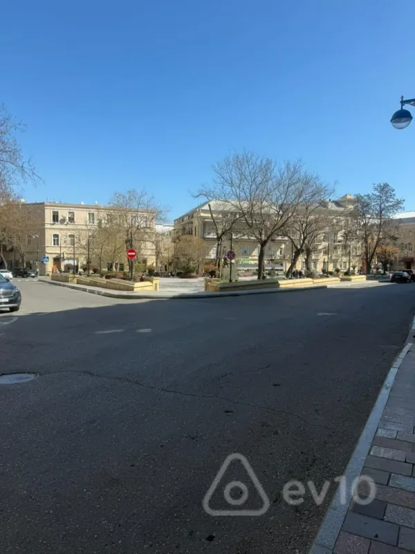 Kirayə verilir mənzil 150 m²