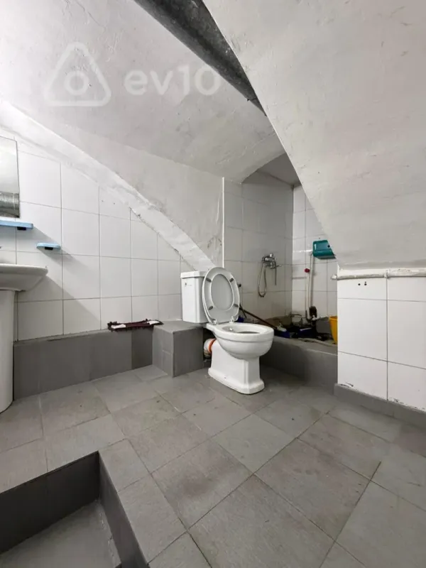 Kirayə verilir mənzil 150 m²