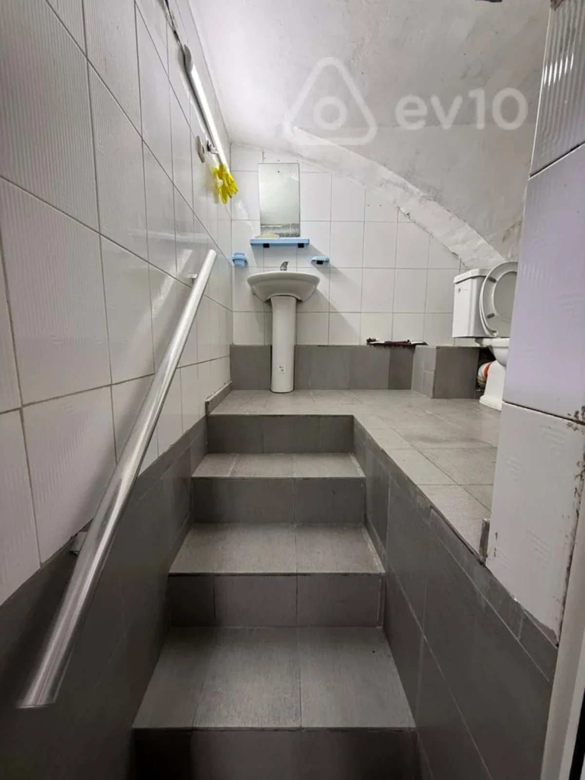 Satılır mənzil 150 m²