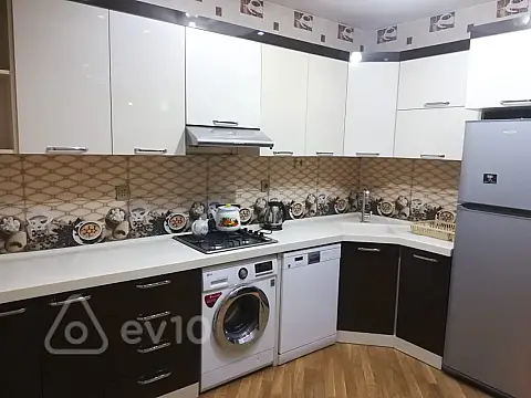 Kirayə verilir 3 otaqlı yeni tikili 110 m²