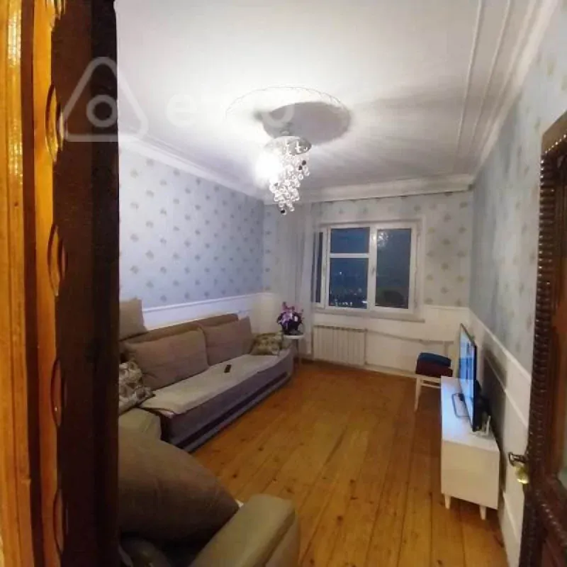 Satılır 3 otaqlı köhnə tikili 80 m²