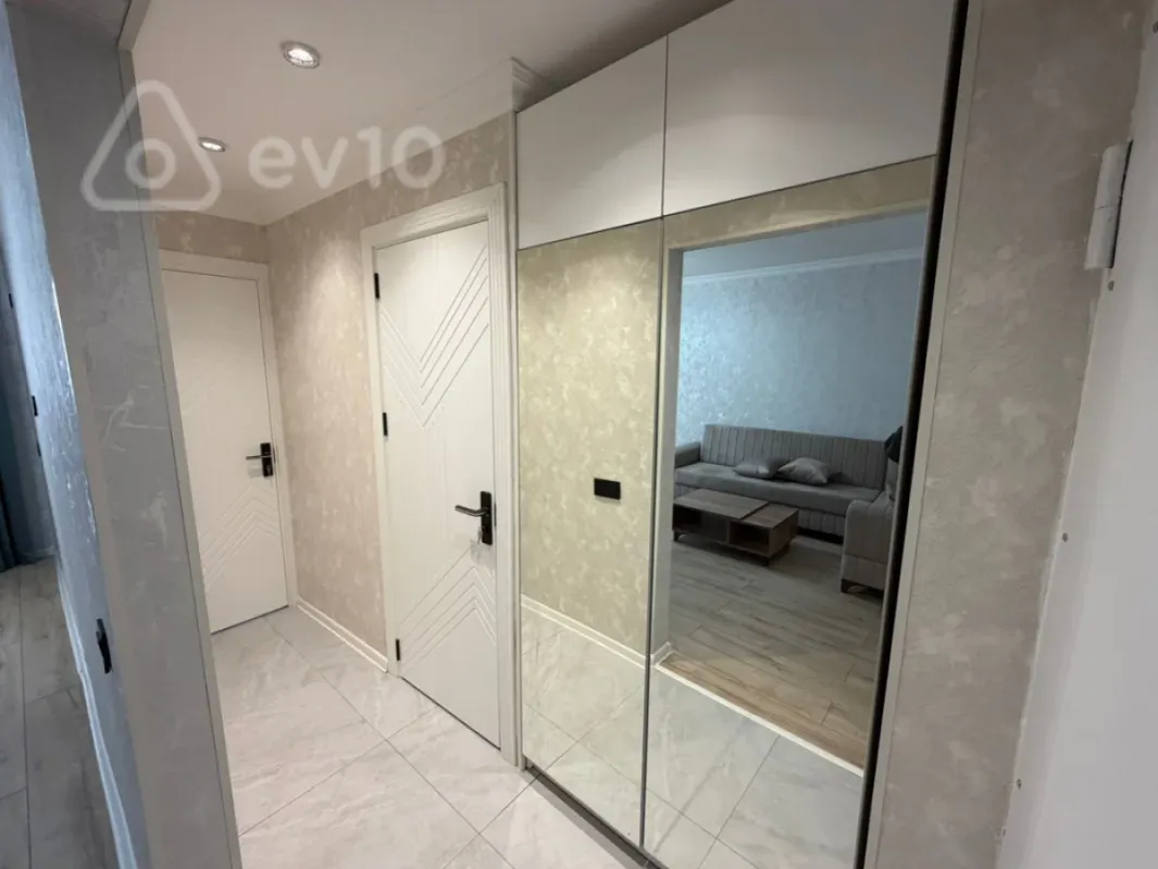 Satılır 2 otaqlı köhnə tikili 35 m²