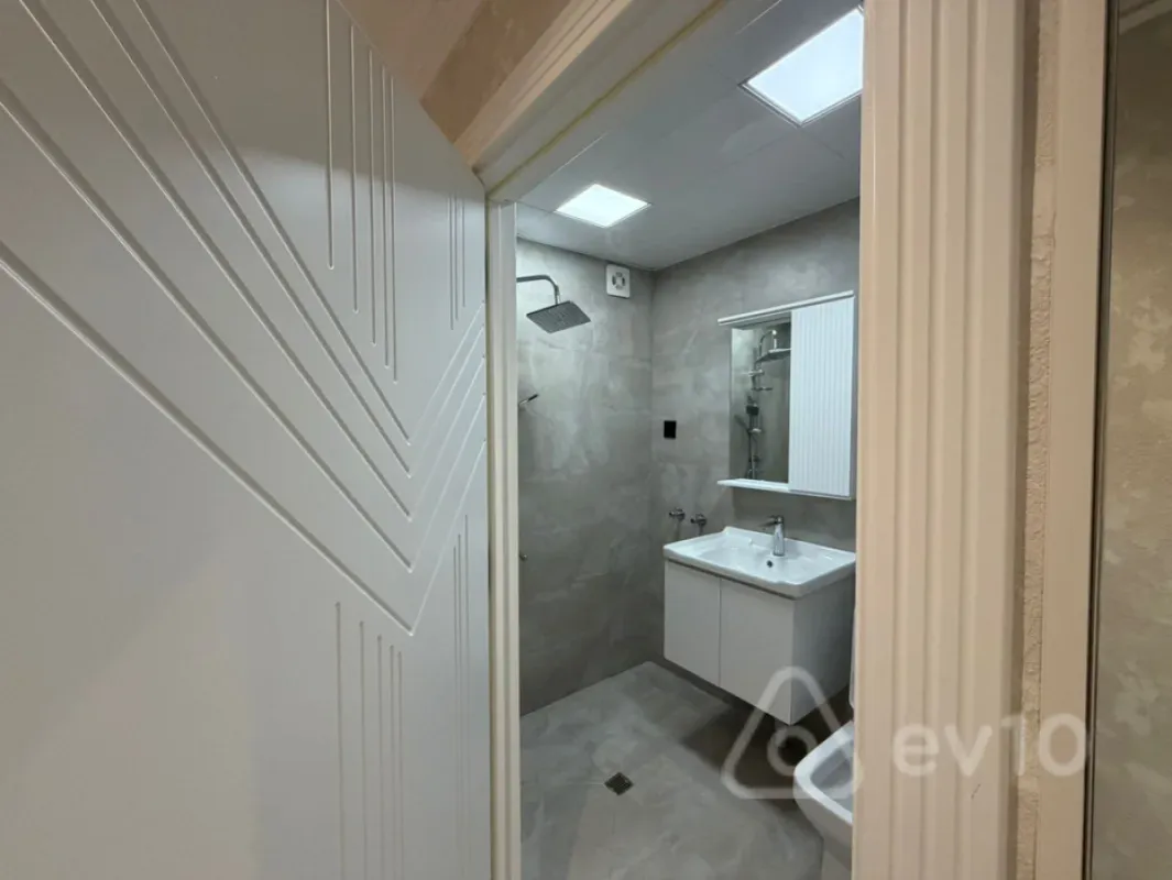 Satılır 2 otaqlı köhnə tikili 35 m²