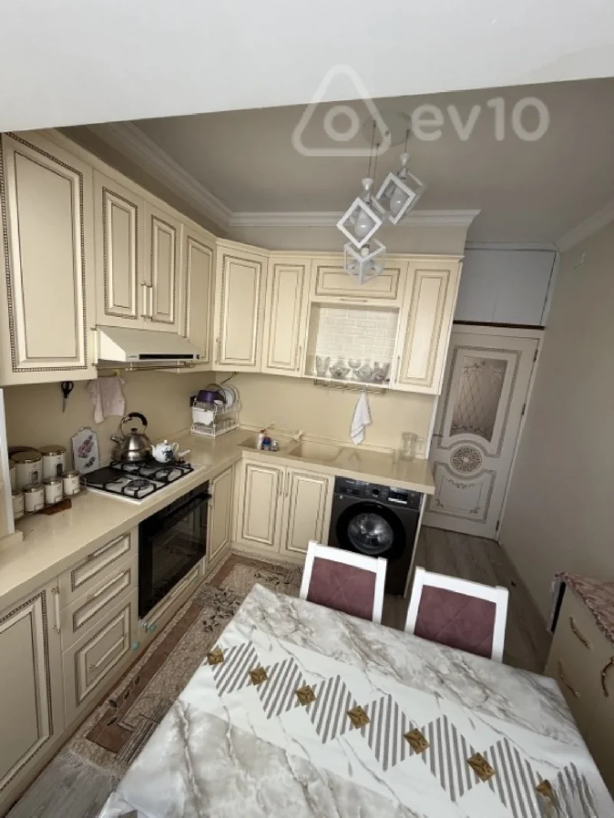 Satılır 3 otaqlı köhnə tikili 75 m²