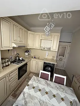 Satılır 3 otaqlı köhnə tikili 75 m²